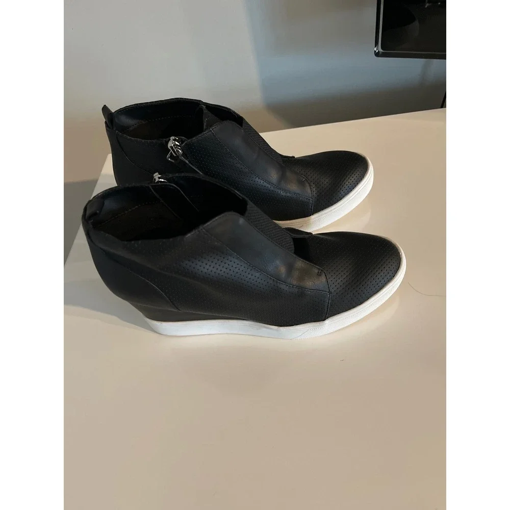 MIA Black Perforated Wedge Sneakers High Top Ankle Booties Side Zip Size‎ 7.5
